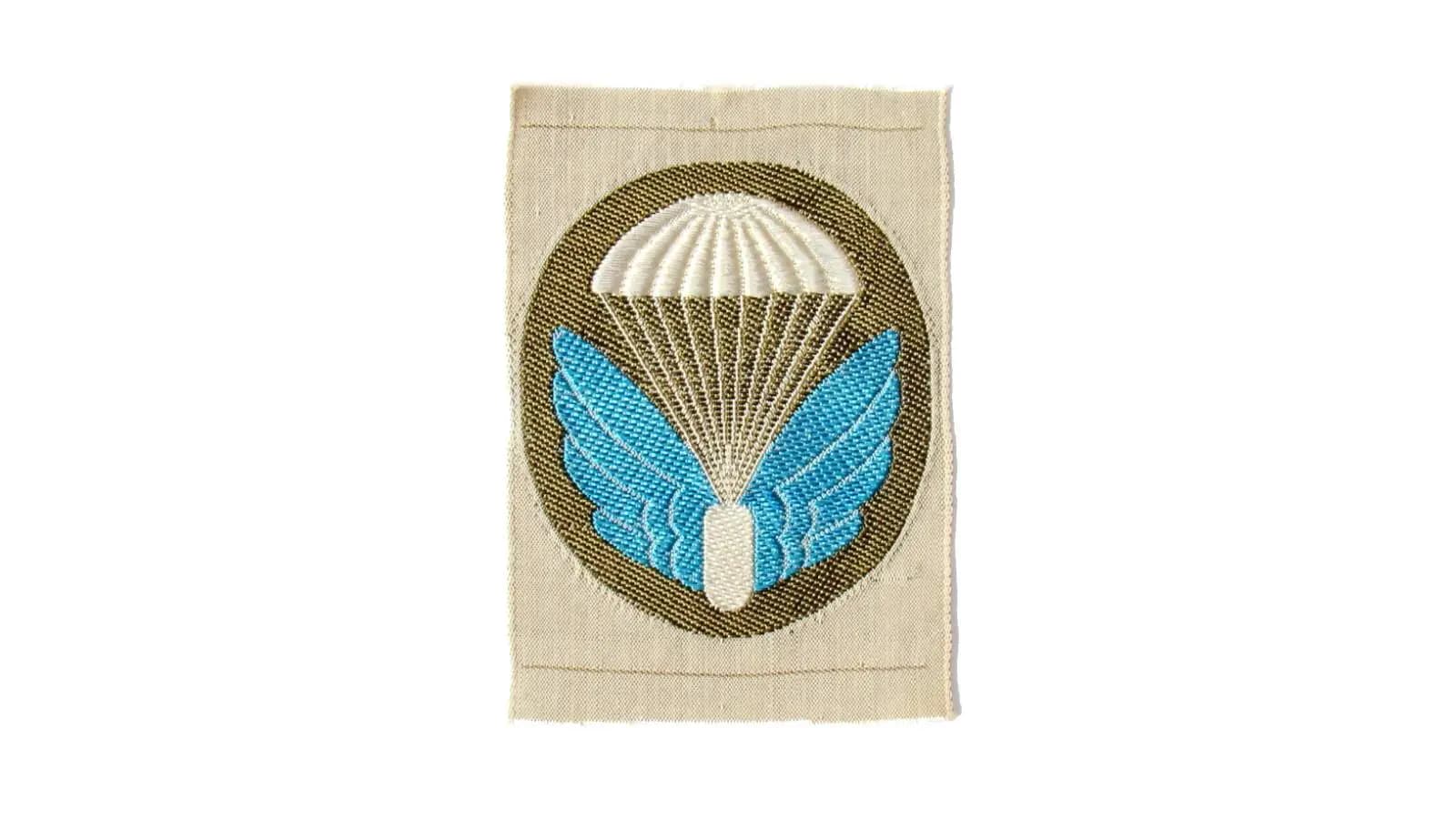 Rukávové nášivky výsadkářů – parapiče