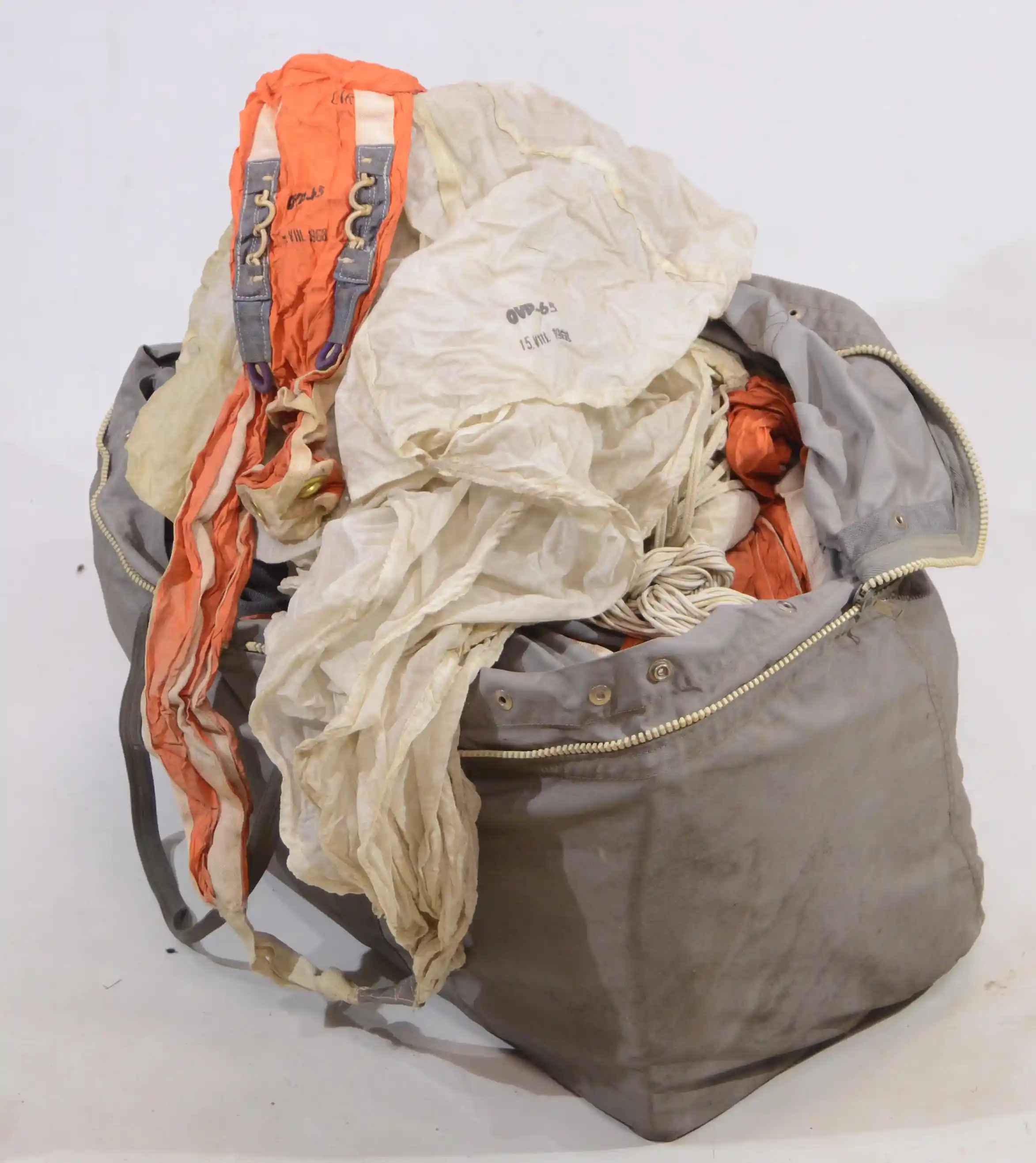 Výsadkový padák OVP-65