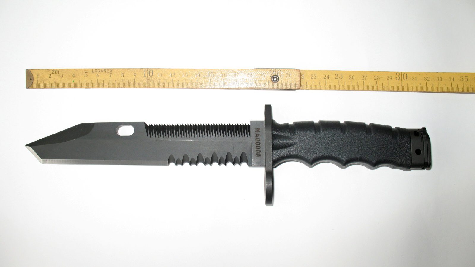 Bodák 805 – 3. varianta, čepel s pilovým ostřím, značení NA00000, pohled zpředu