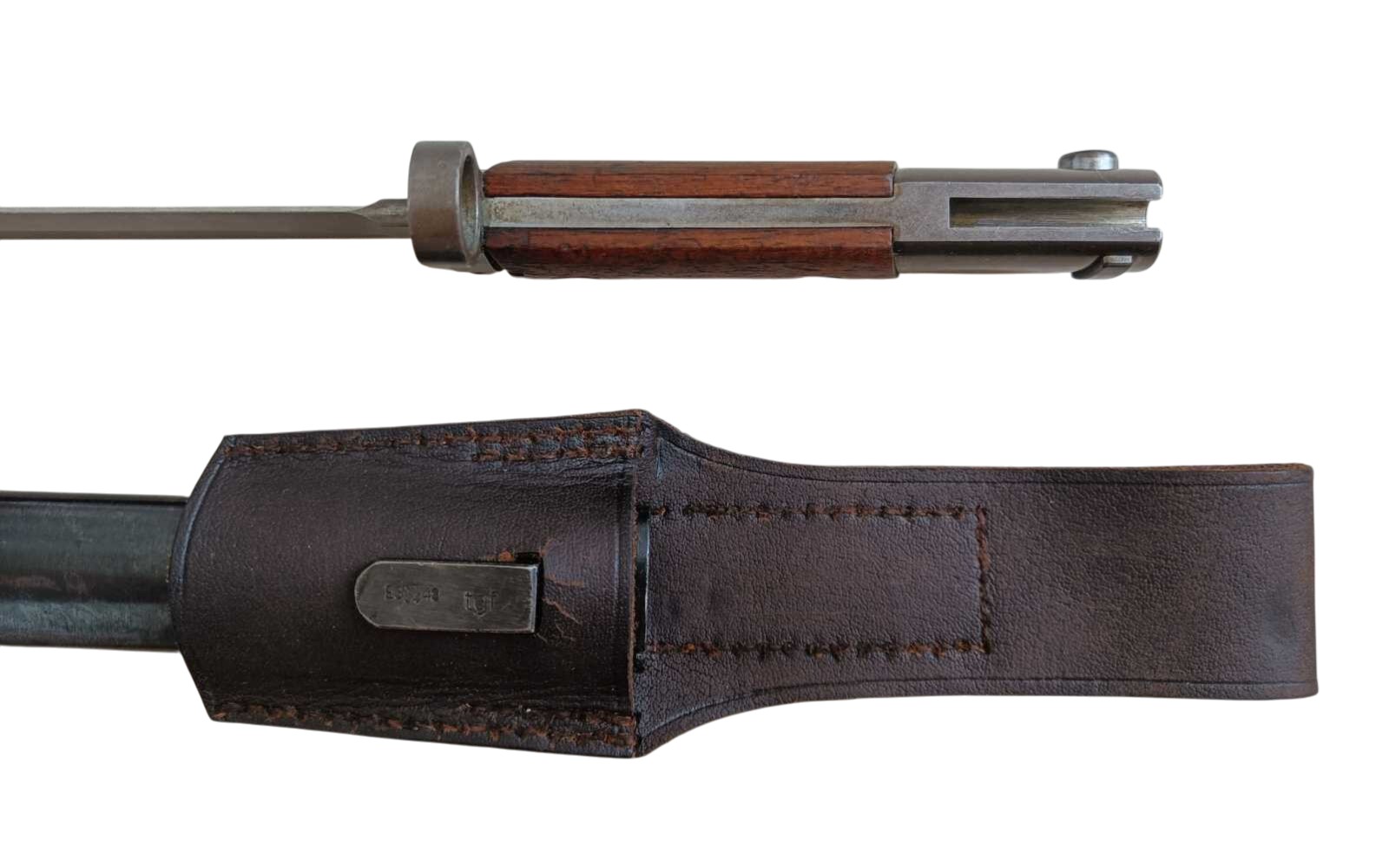 Bodák vz.24 TGF 1948 – detail spodní části rukojeti a kožené pochvy