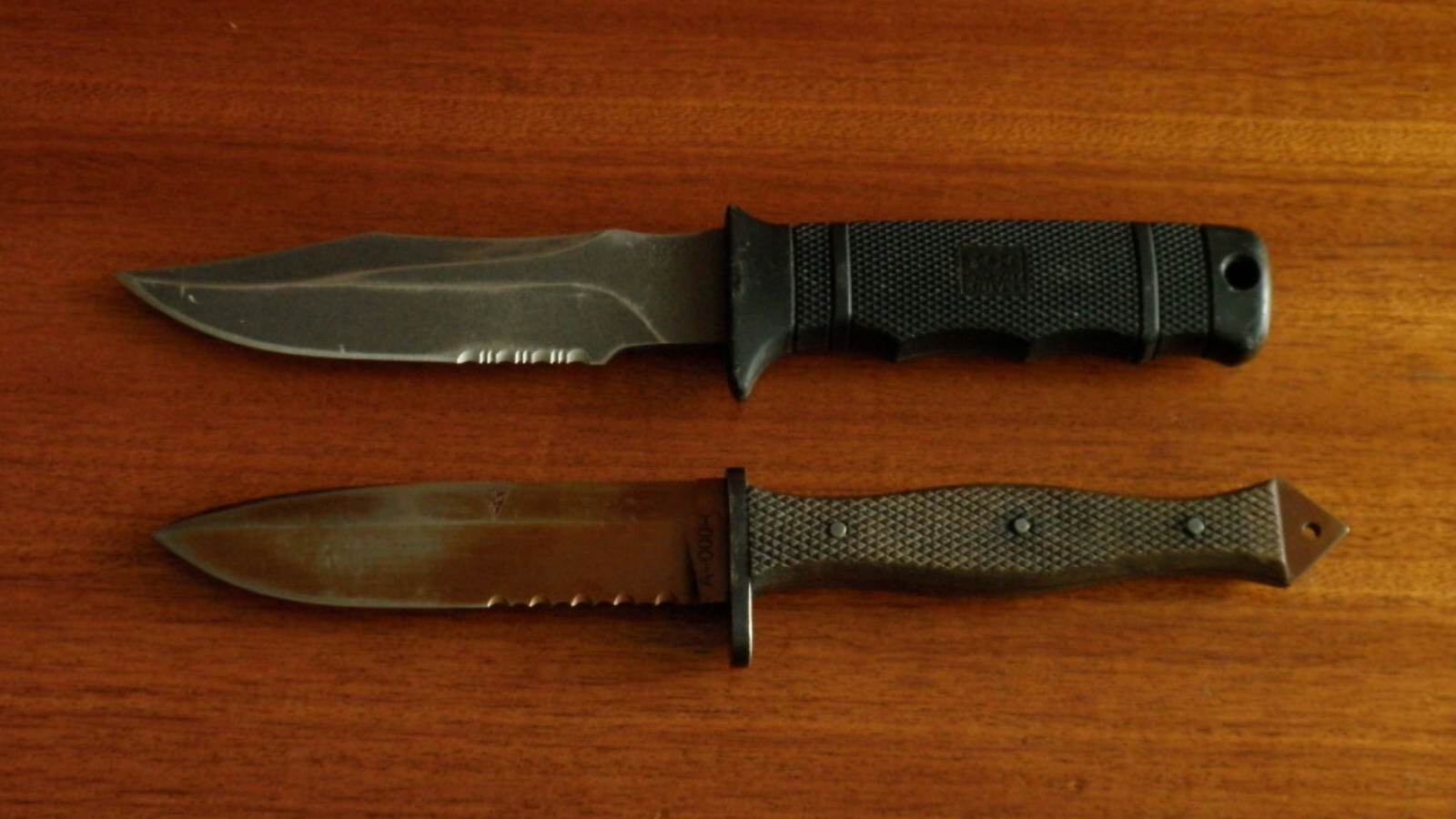 Nože URNA – pohled č. 2