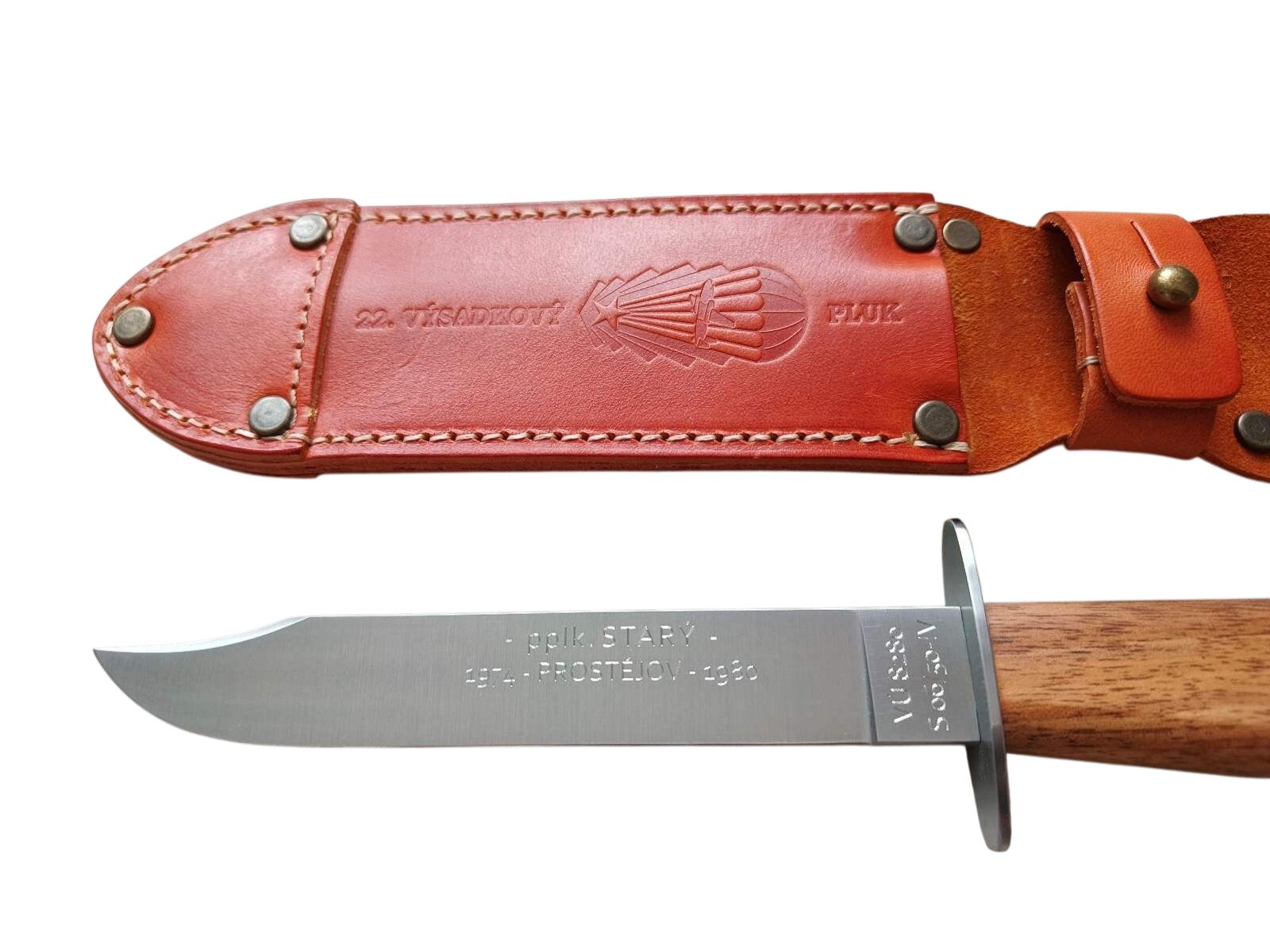 VO7 – Pamětní nože Červených baretů – pohled č. 11